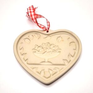 Pampered Chef Stoneware Come to the Table Heart Holiday Cookie Press Mold Vintag